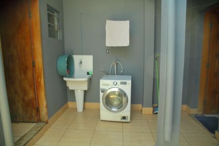 Casa à venda com 110m², 2 quartos e 1 vagaÁrea de Serviço