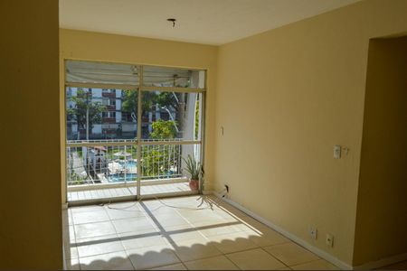 Apartamento à venda com 60m², 2 quartos e 2 vagasSala