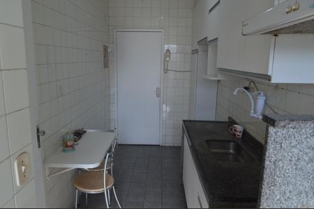 Apartamento à venda com 60m², 2 quartos e 2 vagasCozinha