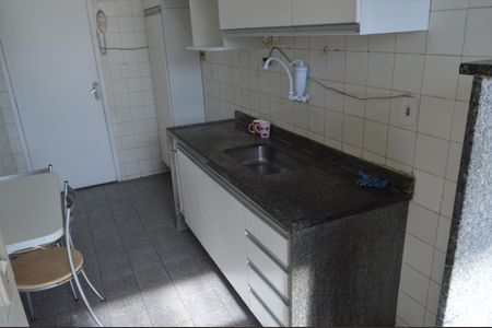 Apartamento à venda com 60m², 2 quartos e 2 vagasCozinha