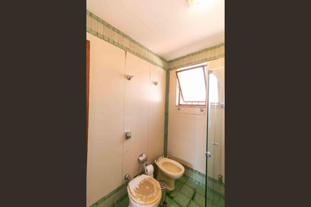 Casa à venda com 460m², 5 quartos e 5 vagasBanheiro Social 1