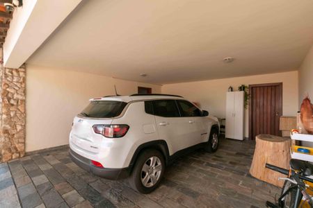 Casa à venda com 460m², 5 quartos e 5 vagasGaragem