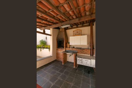 Casa à venda com 460m², 5 quartos e 5 vagasVaranda gourmet