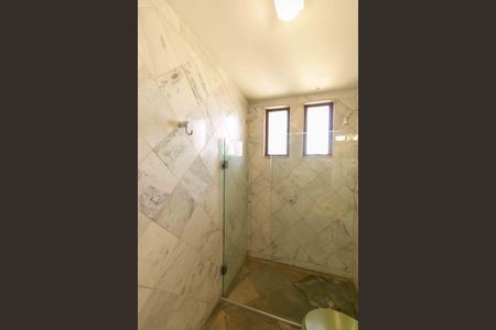 Casa à venda com 460m², 5 quartos e 5 vagasBanheiro Social 2