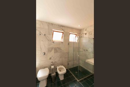 Casa à venda com 460m², 5 quartos e 5 vagasBanheiro Suite