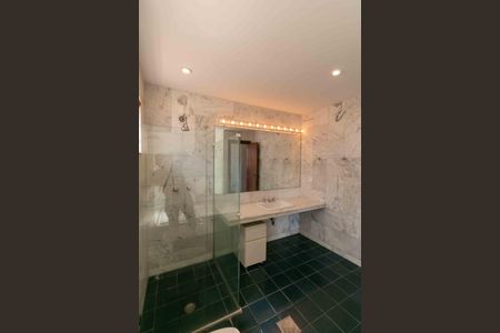 Casa à venda com 460m², 5 quartos e 5 vagasBanheiro Suite