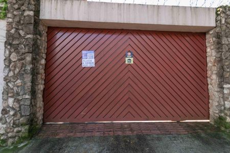 Casa à venda com 460m², 5 quartos e 5 vagasPlaquinha