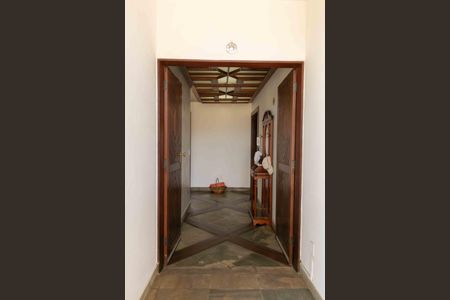 Casa à venda com 460m², 5 quartos e 5 vagasEntrada