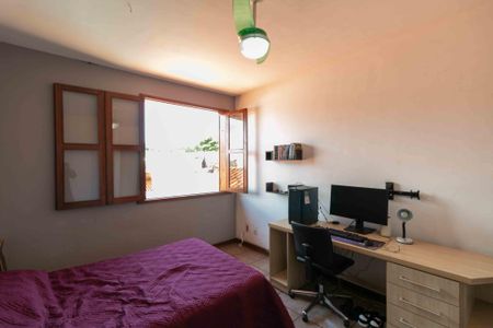 Casa à venda com 460m², 5 quartos e 5 vagasQuarto 4