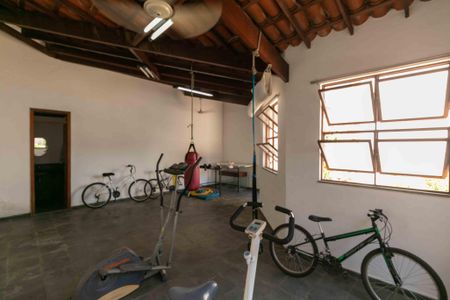 Casa à venda com 460m², 5 quartos e 5 vagasAcademia