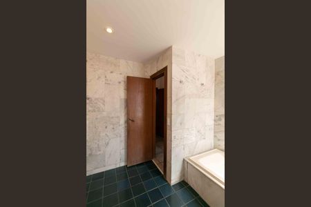 Casa à venda com 460m², 5 quartos e 5 vagasBanheiro Suite