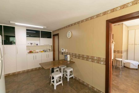 Casa à venda com 460m², 5 quartos e 5 vagasCozinha