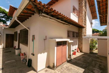 Casa à venda com 460m², 5 quartos e 5 vagasÁrea Externa