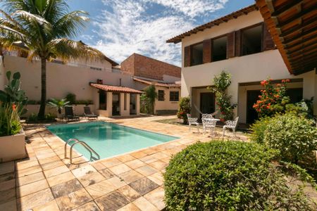 Casa à venda com 460m², 5 quartos e 5 vagasPiscina