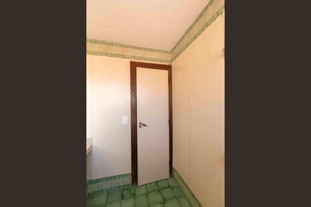 Casa à venda com 460m², 5 quartos e 5 vagasBanheiro Social 1