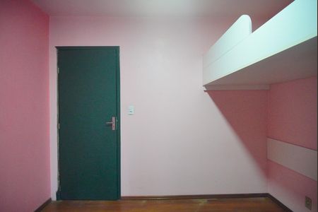Casa à venda com 296m², 4 quartos e 2 vagas Casa à venda com 296m², 4 quartos e 2 vagasQuarto 2