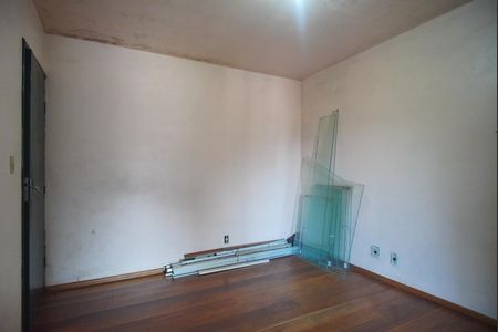 Casa à venda com 296m², 4 quartos e 2 vagas Casa à venda com 296m², 4 quartos e 2 vagasQuarto 1