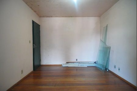Casa à venda com 296m², 4 quartos e 2 vagas Casa à venda com 296m², 4 quartos e 2 vagasQuarto 1