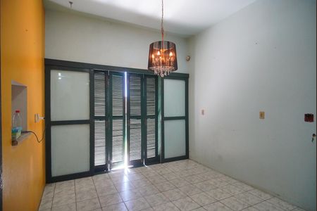 Casa à venda com 296m², 4 quartos e 2 vagas Casa à venda com 296m², 4 quartos e 2 vagasSala de Jantar