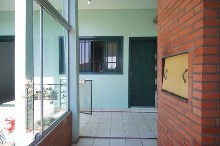 Casa à venda com 296m², 4 quartos e 2 vagas Casa à venda com 296m², 4 quartos e 2 vagasÁrea de Serviço