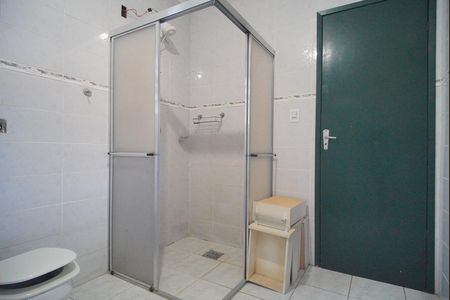Casa à venda com 296m², 4 quartos e 2 vagas Casa à venda com 296m², 4 quartos e 2 vagasBanheiro 1