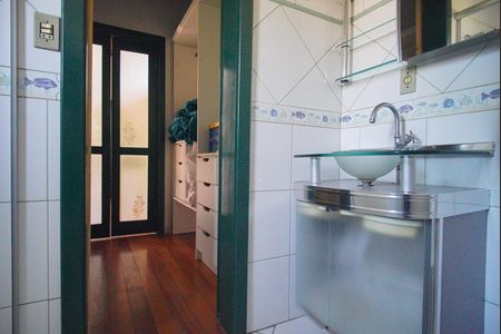 Casa à venda com 296m², 4 quartos e 2 vagas Casa à venda com 296m², 4 quartos e 2 vagasBanheiro da Suíte