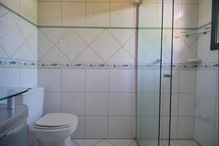 Casa à venda com 296m², 4 quartos e 2 vagas Casa à venda com 296m², 4 quartos e 2 vagasBanheiro da Suíte