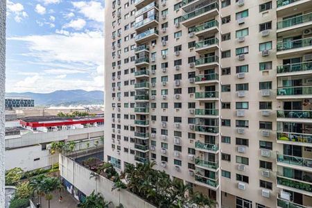 Apartamento à venda com 94m², 2 quartos e 1 vaga