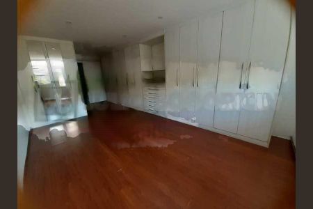 Casa de condomínio à venda com 215m², 3 quartos e 2 vagas