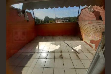 Casa de condomínio à venda com 215m², 3 quartos e 2 vagas