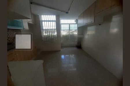 Casa de condomínio à venda com 215m², 3 quartos e 2 vagas