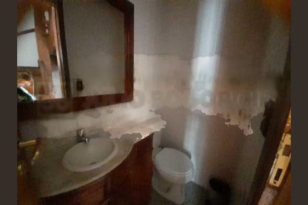 Casa de condomínio à venda com 215m², 3 quartos e 2 vagas