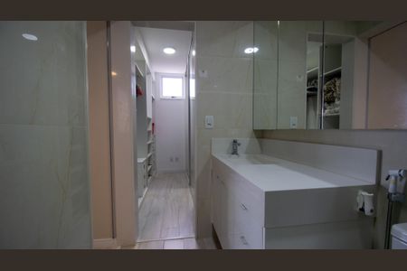 Apartamento à venda com 175m², 4 quartos e 2 vagasBanheiro da Suíte 2