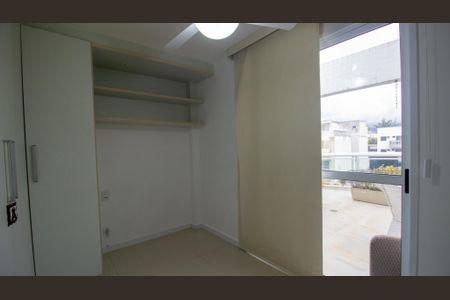 Apartamento à venda com 175m², 4 quartos e 2 vagasQuarto 