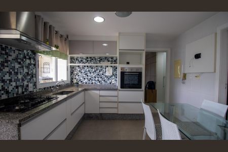 Apartamento à venda com 175m², 4 quartos e 2 vagasCozinha