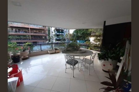 Apartamento à venda com 180m², 4 quartos e 2 vagas