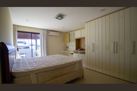 Apartamento à venda com 669m², 4 quartos e 4 vagas Apartamento à venda com 669m², 4 quartos e 4 vagasSuíte 2