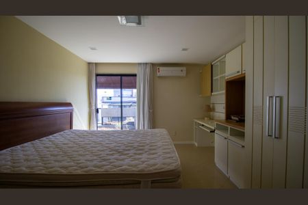 Apartamento à venda com 669m², 4 quartos e 4 vagas Apartamento à venda com 669m², 4 quartos e 4 vagasSuíte 2