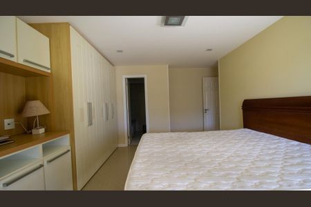 Apartamento à venda com 669m², 4 quartos e 4 vagas Apartamento à venda com 669m², 4 quartos e 4 vagasSuíte 2