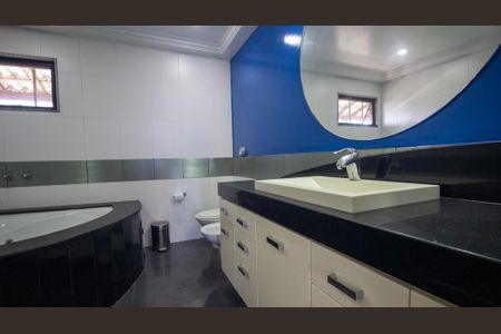 Apartamento à venda com 669m², 4 quartos e 4 vagas Apartamento à venda com 669m², 4 quartos e 4 vagasBanheiro da Suíte 3