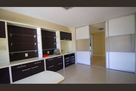 Apartamento à venda com 669m², 4 quartos e 4 vagas Apartamento à venda com 669m², 4 quartos e 4 vagasQuarto 1