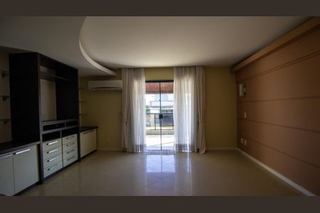 Apartamento à venda com 669m², 4 quartos e 4 vagas Apartamento à venda com 669m², 4 quartos e 4 vagasSuíte 1