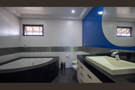 Apartamento à venda com 669m², 4 quartos e 4 vagas Apartamento à venda com 669m², 4 quartos e 4 vagasBanheiro da Suíte 3