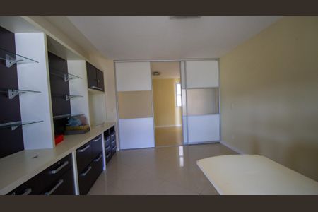 Apartamento à venda com 669m², 4 quartos e 4 vagas Apartamento à venda com 669m², 4 quartos e 4 vagasQuarto 1
