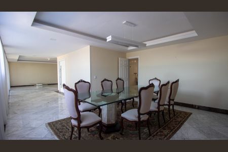 Apartamento à venda com 669m², 4 quartos e 4 vagas Apartamento à venda com 669m², 4 quartos e 4 vagasSala