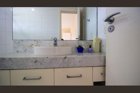 Apartamento à venda com 669m², 4 quartos e 4 vagas Apartamento à venda com 669m², 4 quartos e 4 vagasBanheiro da Suíte 4