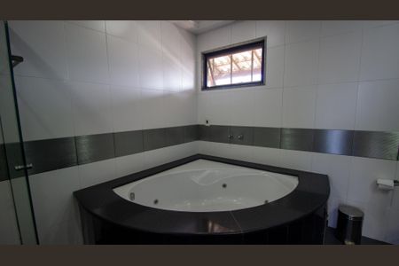 Apartamento à venda com 669m², 4 quartos e 4 vagas Apartamento à venda com 669m², 4 quartos e 4 vagasBanheiro da Suíte 3