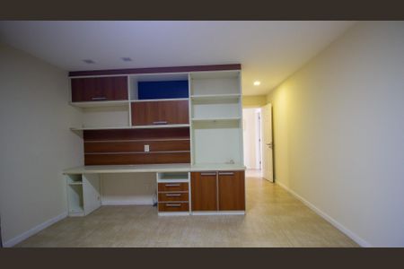 Apartamento à venda com 669m², 4 quartos e 4 vagas Apartamento à venda com 669m², 4 quartos e 4 vagasSuíte 3