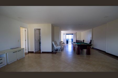 Apartamento à venda com 669m², 4 quartos e 4 vagas Apartamento à venda com 669m², 4 quartos e 4 vagasSala 2