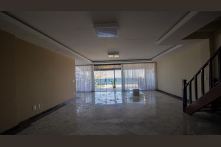 Apartamento à venda com 669m², 4 quartos e 4 vagas Apartamento à venda com 669m², 4 quartos e 4 vagasSala